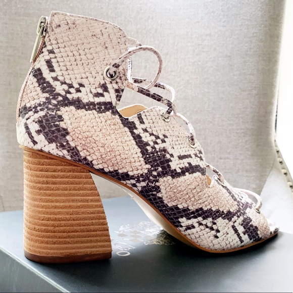 Vince Camuto Womens Animal print Nahara Leather Strappy Heel Sandals Sho… - Picture 1 of 11
